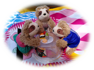Eliza, Elvis und Marty beim Picknicken (von links nach rechts)